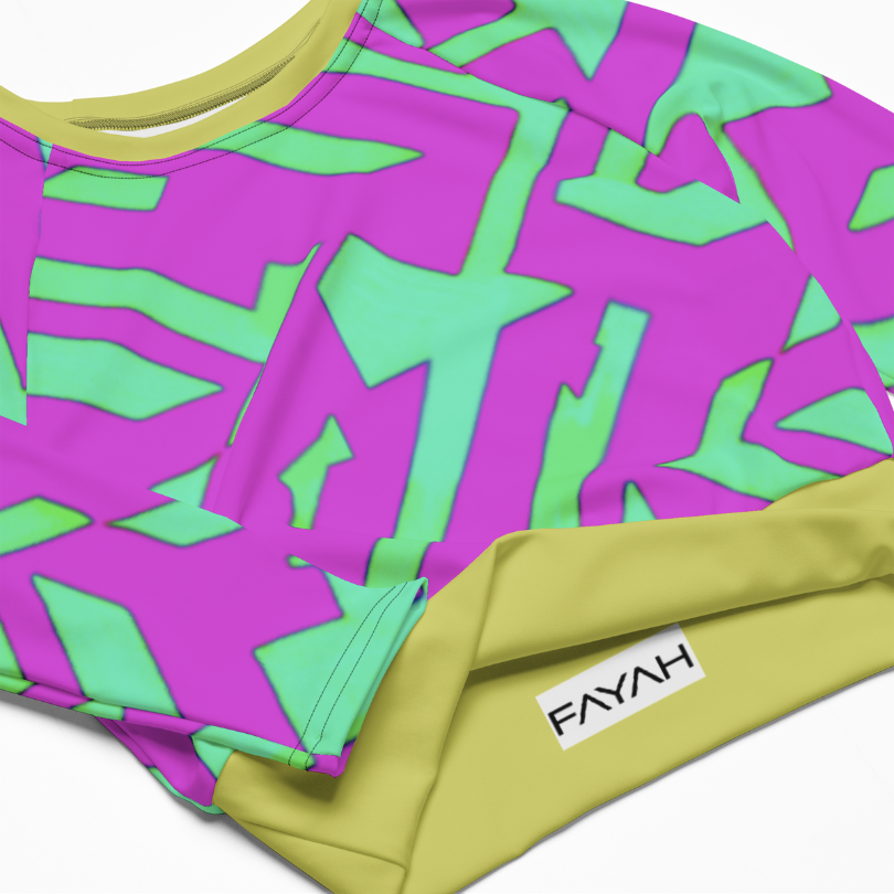 Stride long-sleeve crop with contrast